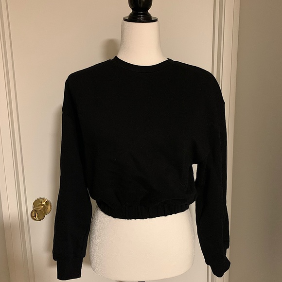 Zara Tops - Zara Black Cropped Crop Elastic Band Soft Long Sleeve Crew Sweatshirt Sweater XS